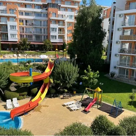 Crown F1 Apartment