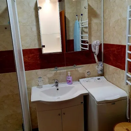 Crown F1 Apartment Elenite